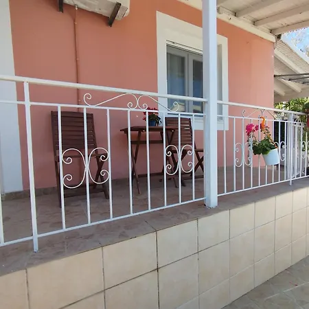Eleni Villa