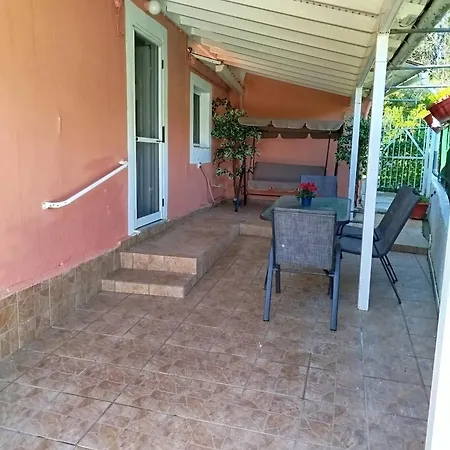 Eleni Villa Velonádes