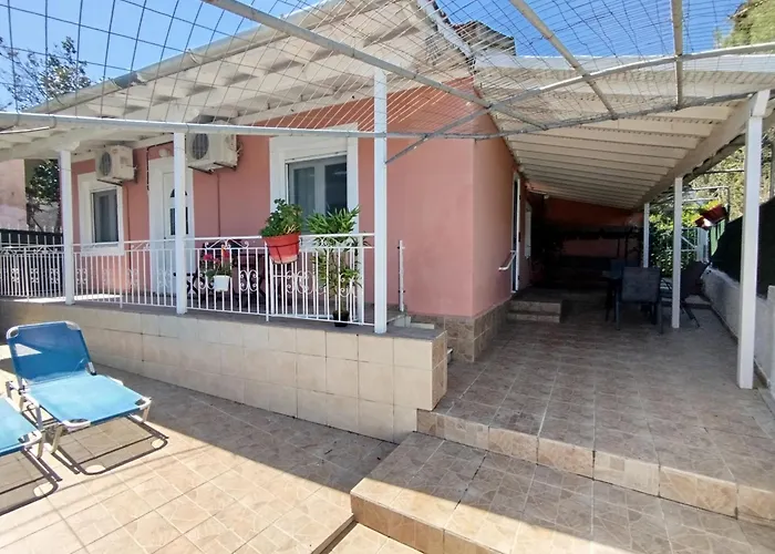 Eleni Villa Velonádes