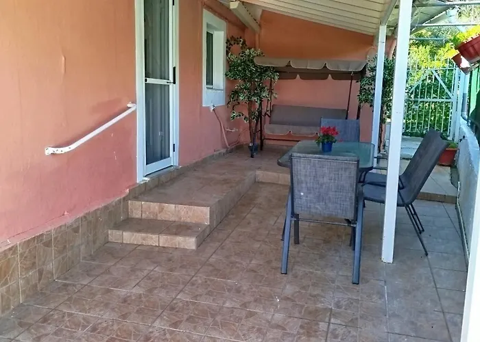 Eleni Villa Velonádes